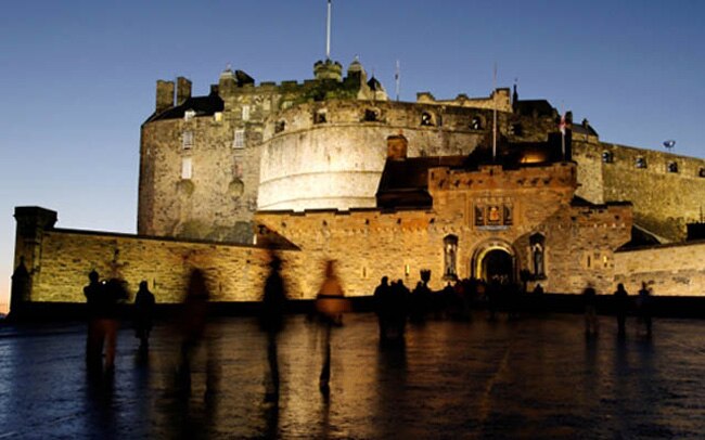 इन भुतहा जगहों पर गुजारना चाहेंगे रात?