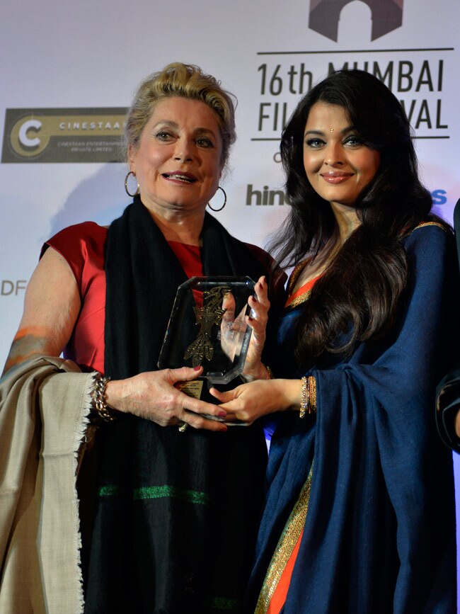 मुंबई फिल्म फेस्टिवल में सितारों का जलवा...