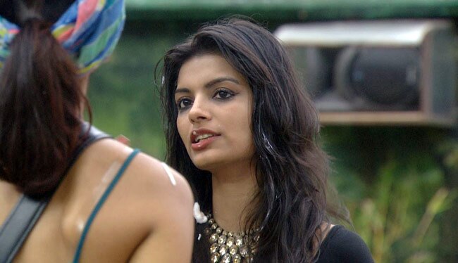 Bigg Boss 8: नॉमिनेशन में नजर आया सोनाली का आक्रामक अंदाज