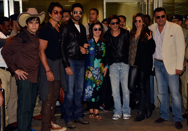 विदेश में 'हैप्‍पी न्‍यू ईयर' का प्रमोशन कर भारत लौटे सितारे