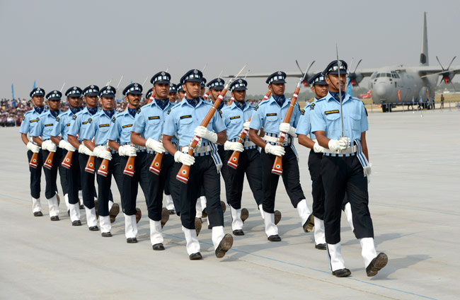 'ग्रुप कैप्टन' सचिन के साथ वायुसेना ने मनाया एयरफोर्स डे