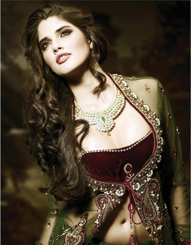 विराट कोहली की EX को डेट कर रहे सिद्धार्थ!