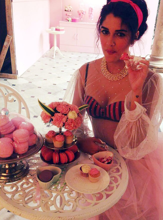 विराट कोहली की EX को डेट कर रहे सिद्धार्थ!