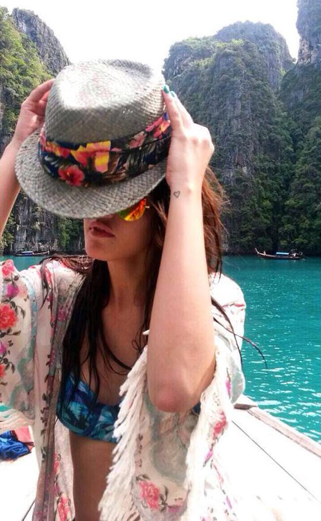 विराट कोहली की EX को डेट कर रहे सिद्धार्थ!