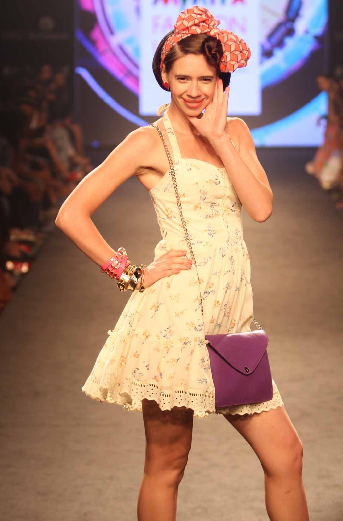 रैंप पर दीया मिर्जा, कल्कि और सुष्मिता सेन के जलवे