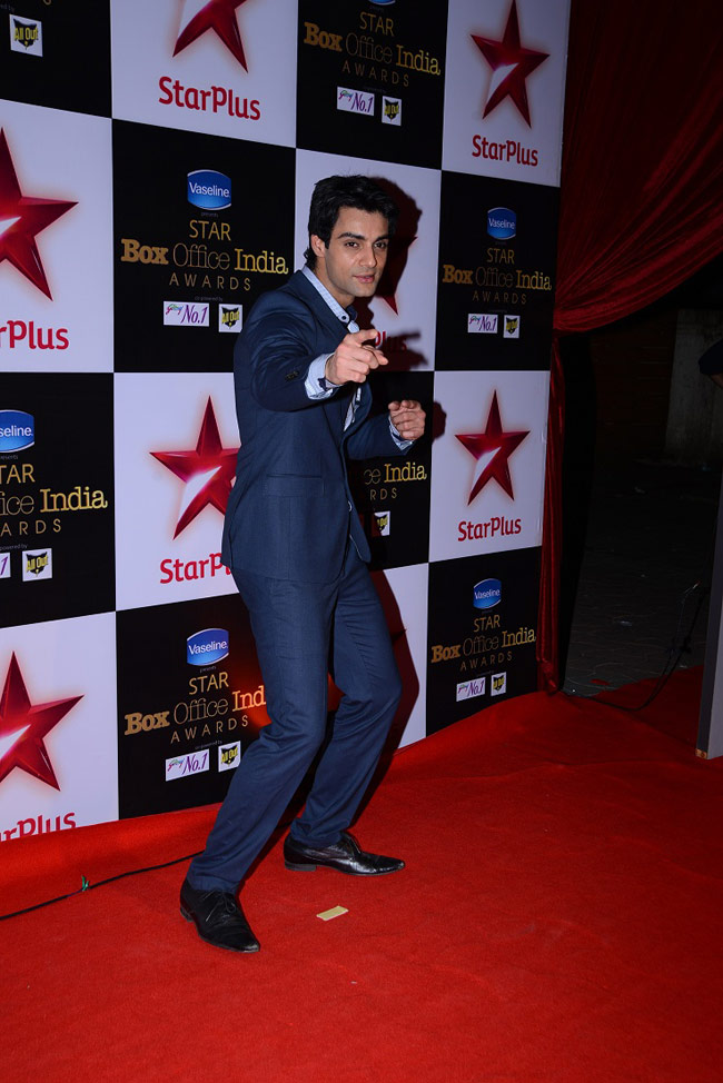 पहली बार हुए 'स्टार बॉक्स ऑफिस इंडिया अवॉर्ड्स' में पहुंचा बॉलीवुड 'कुनबा'