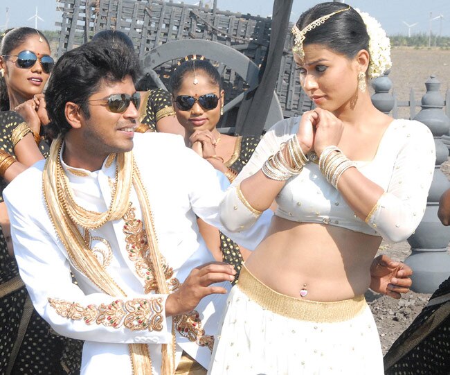 कन्नड़ एक्‍ट्रेस शर्मिला मांद्रे को Happy Birthday