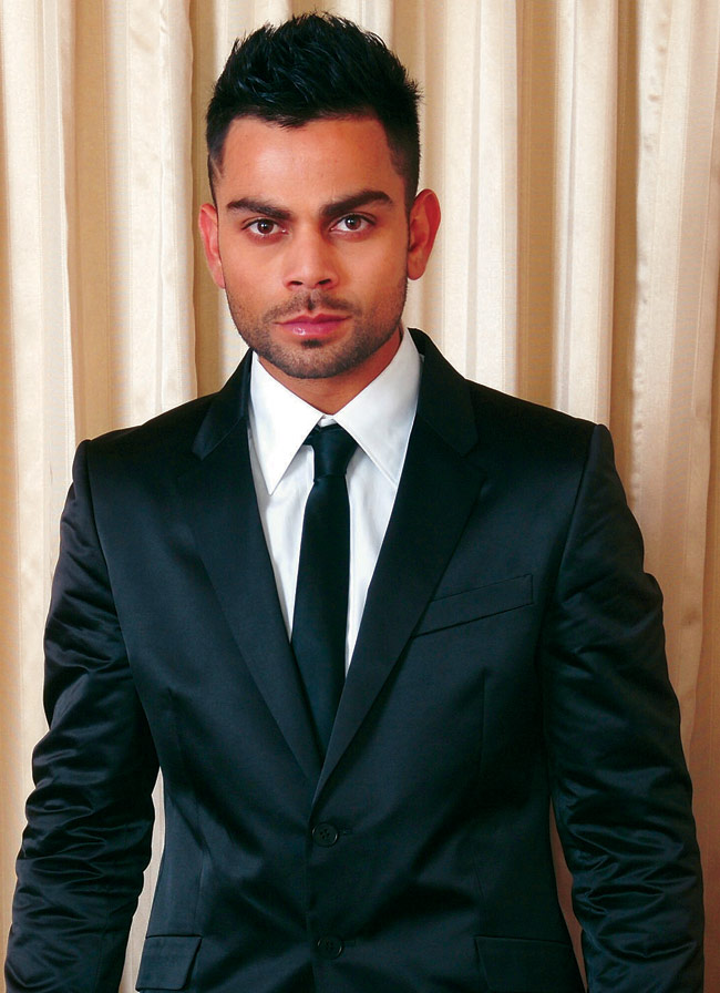 सितारों ने खरीदी टीम, खेल में लगा ग्लैमर का तड़का