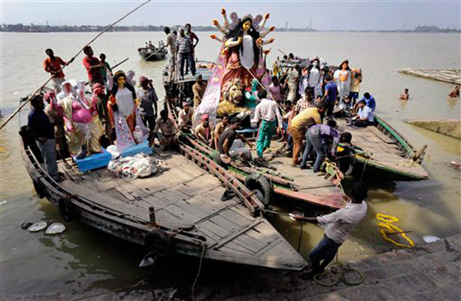 तस्‍वीरों में देखें दुर्गा विसर्जन और रावण दहन