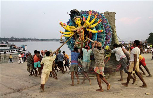 तस्‍वीरों में देखें दुर्गा विसर्जन और रावण दहन