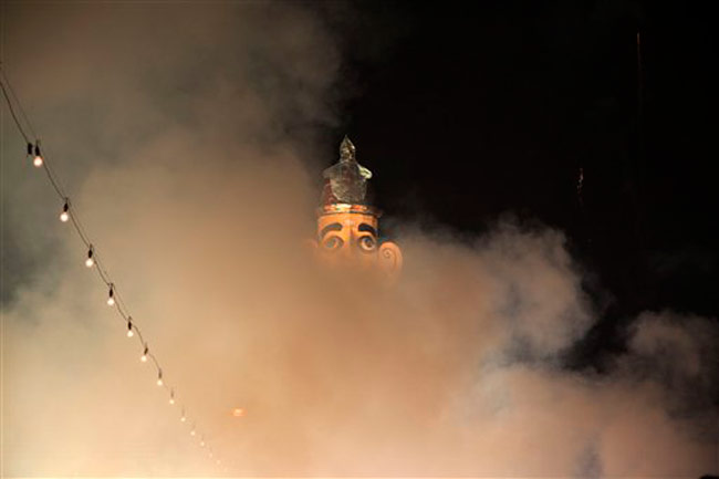 तस्‍वीरों में देखें दुर्गा विसर्जन और रावण दहन