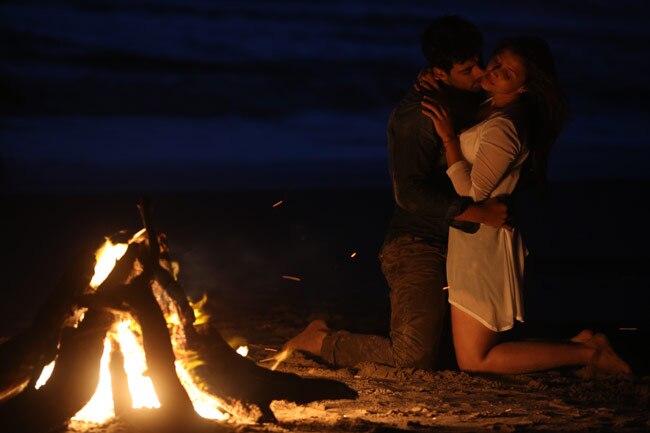 'जिद' में प्रियंका चोपड़ा की बहन मनारा ने पार की बोल्‍डनेस की हद...