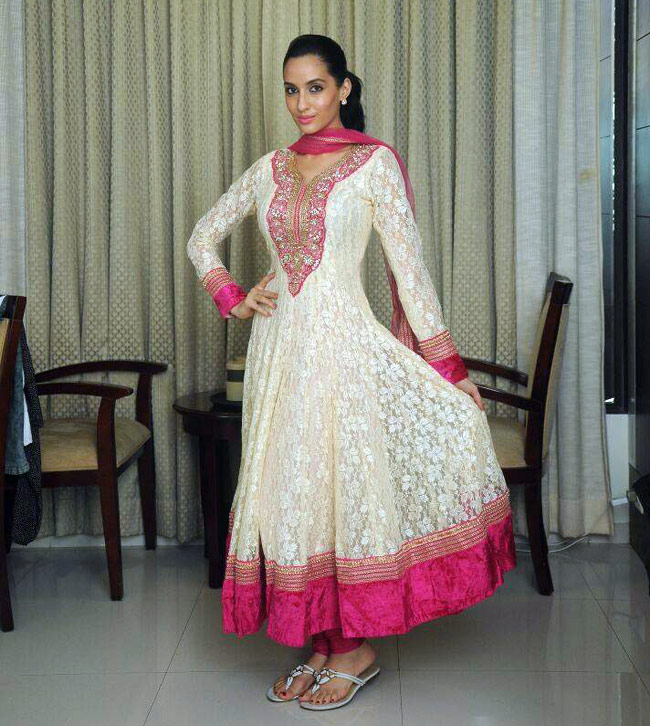 बॉलीवुड में आई नई विदेशी बाला नोरा फतेही