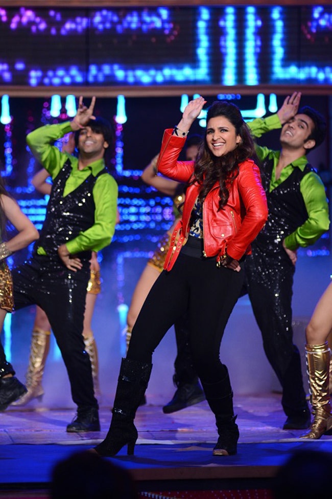 पहली बार हुए 'स्टार बॉक्स ऑफिस इंडिया अवॉर्ड्स' में पहुंचा बॉलीवुड 'कुनबा'