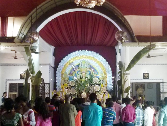 ऐसी रही दिल्ली के दुर्गा पूजा पंडालों की रौनक