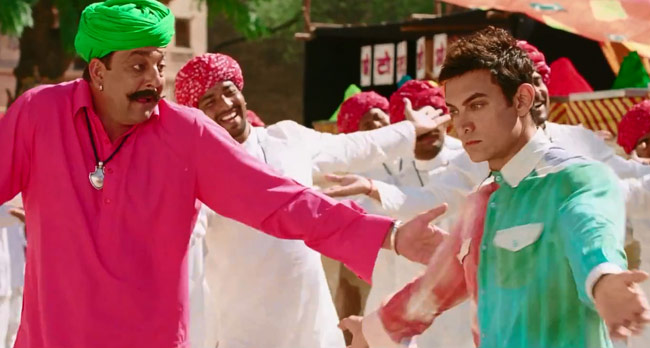 देखिए PK में आमिर खान का सतरंगी-अतरंगी अंदाज