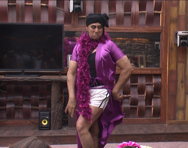Bigg Boss 8: आज उतारेंगे एक-दूसरे की नकल