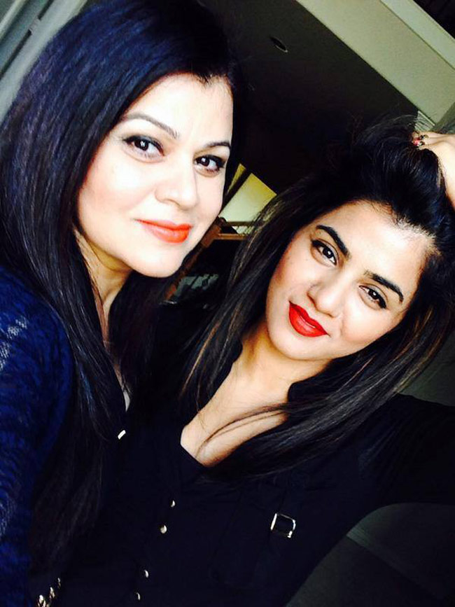 मिलिए खूबसूरत आवाज की पाकिस्तानी मलिका से