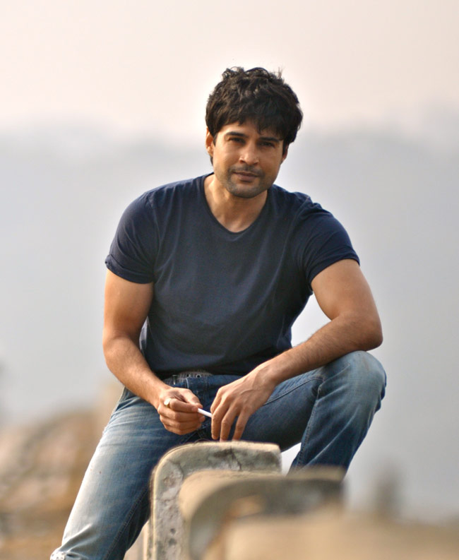 हैंडसम एक्‍टर राजीव खंडेलवाल को जन्‍मदिन मुबारक.. .