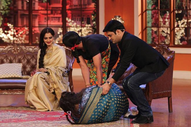 'कॉमेडी नाइट्स विद कपिल' के सेट पर पहुंची सदाबहार रेखा