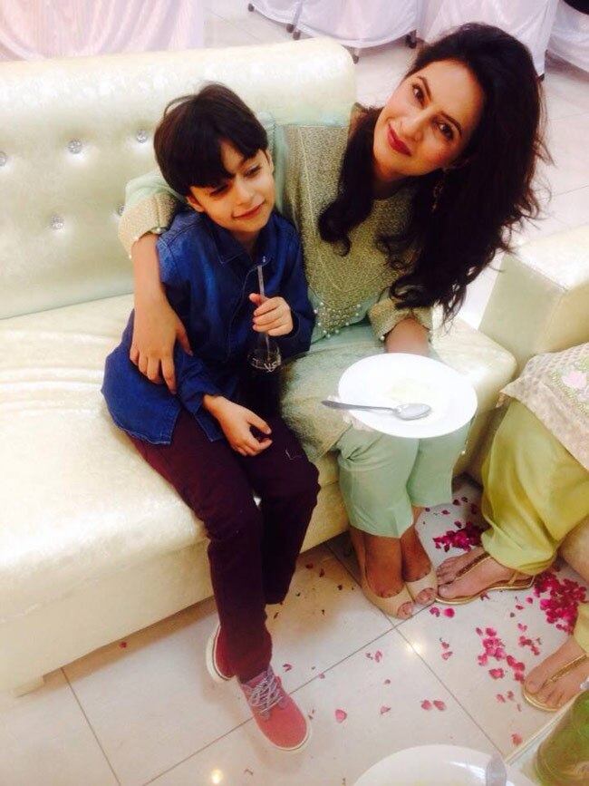 मिलिए फवाद खान की असली 'हमसफर' से...