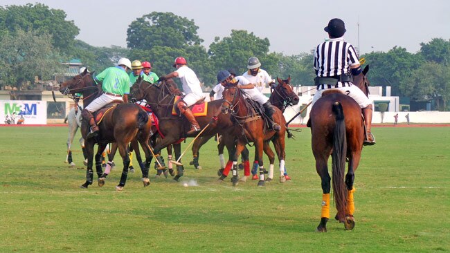 पोलो सीजन का आगाज, सैफ-करीना ने बढ़ाई रौनक