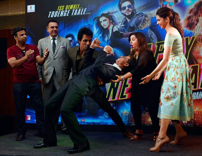 'HNY' के शराबी सॉन्‍ग के लॉन्‍च पर किस की बौछार