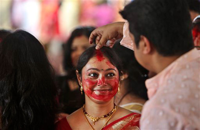 तस्‍वीरों में देखें दुर्गा विसर्जन और रावण दहन