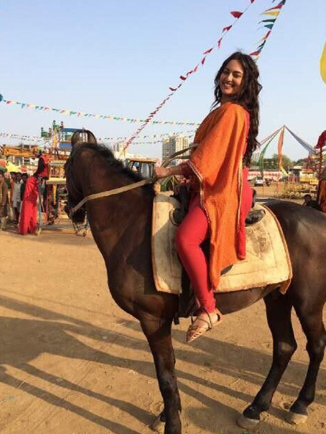 दुनिया देखेगी अर्जुन-सोनाक्षी का 'तेवर'