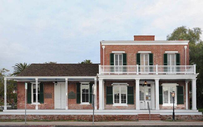 इन भुतहा जगहों पर गुजारना चाहेंगे रात?