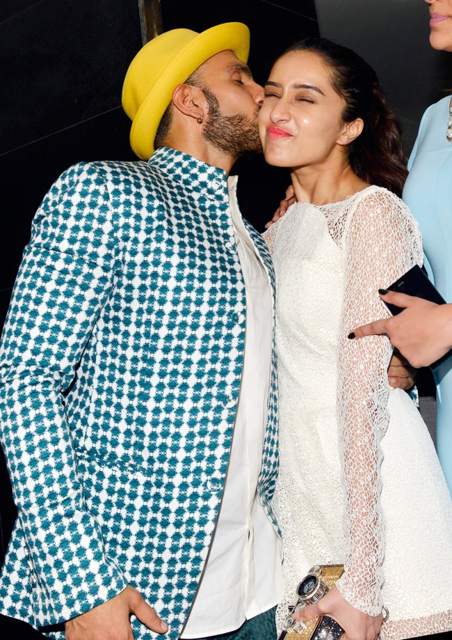 'किल दिल' की स्कीनिंग पर रणवीर बने 'सीरियल किसर'