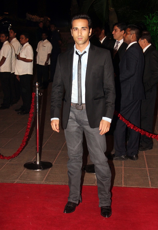 बॉलीवुड सितारों से रोशन हुआ अर्पिता-आयुष का रिसेप्शन