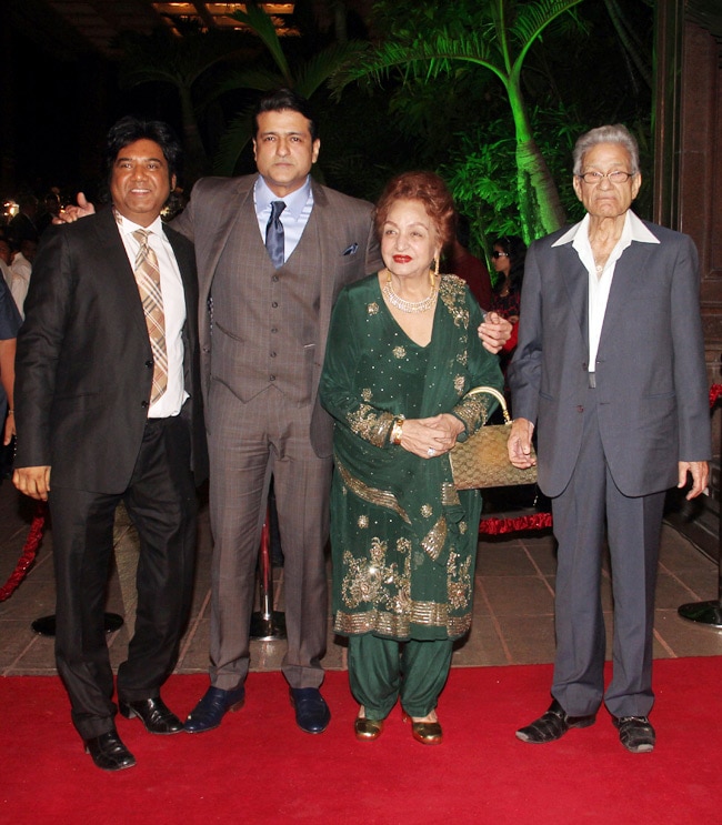 बॉलीवुड सितारों से रोशन हुआ अर्पिता-आयुष का रिसेप्शन