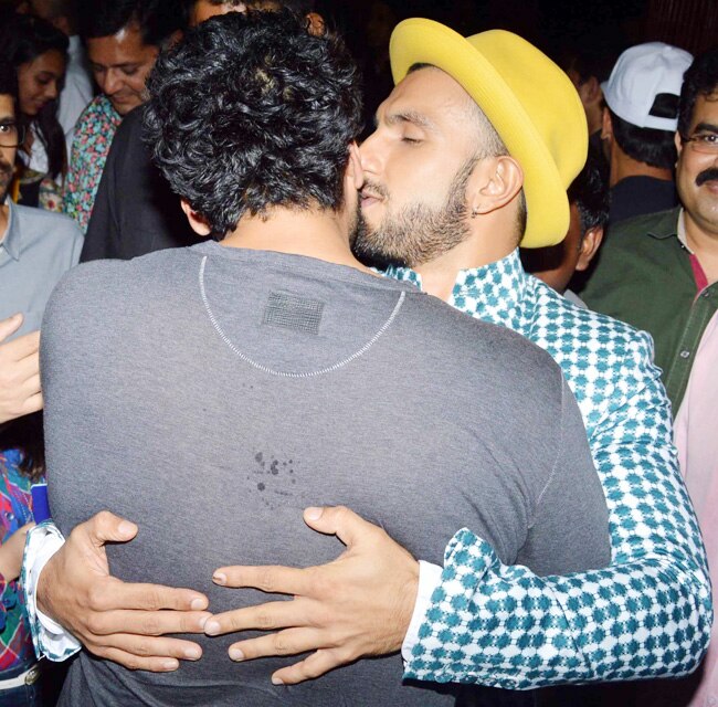 'किल दिल' की स्कीनिंग पर रणवीर बने 'सीरियल किसर'