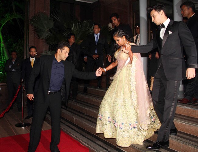 अर्पिता के रिसेप्शन की सबसे शानदार तस्वीरें