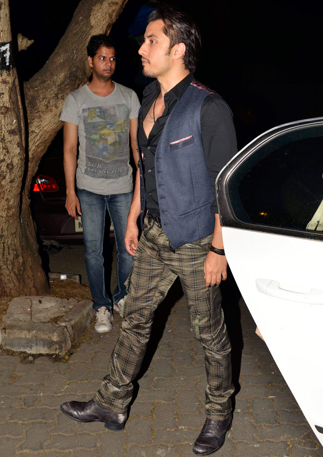 सोनाली बेंद्रे और गोल्डी बहल की एनिवर्सरी पर पहुंचे सितारे