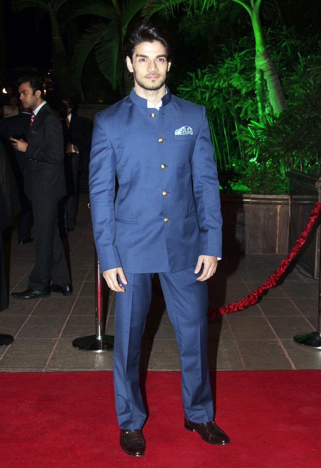 बॉलीवुड सितारों से रोशन हुआ अर्पिता-आयुष का रिसेप्शन