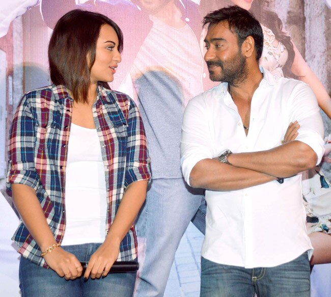 एक्शन जैक्सन के कीड़े ने नचाया अजय और सोनाक्षी को