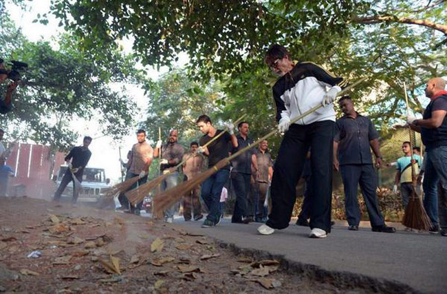 स्वच्छता अभियान में झाड़ू लगाने वाले टॉप सितारे