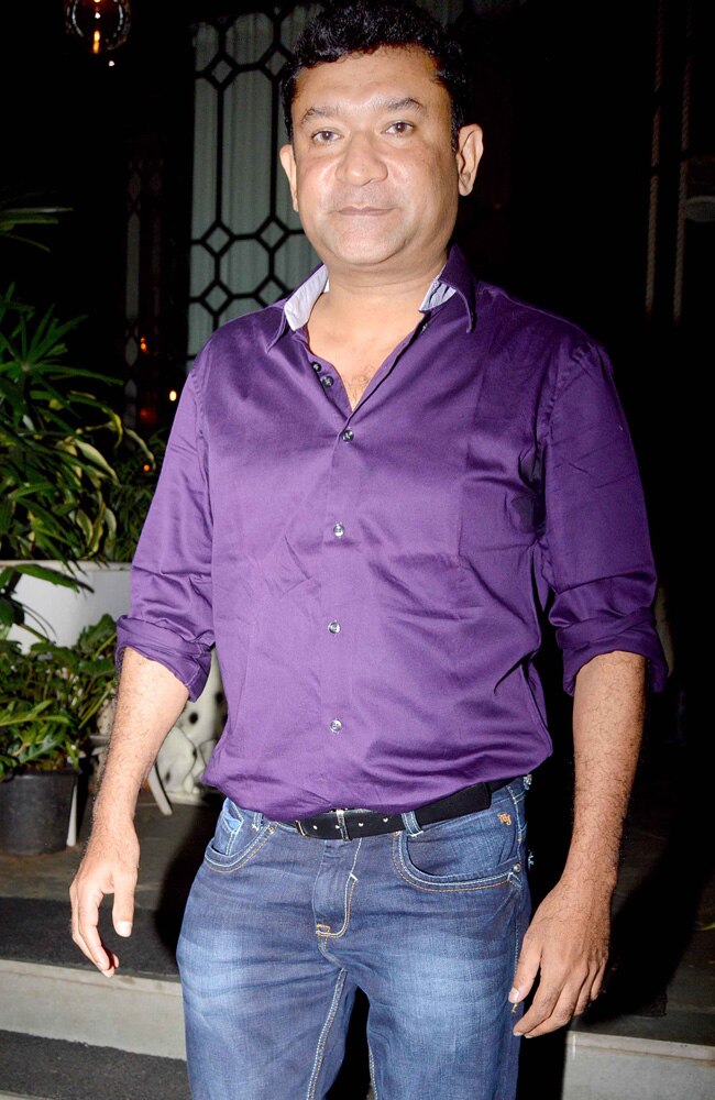 43 की हुईं तब्बू, देखें बर्थडे पार्टी की तस्वीरें