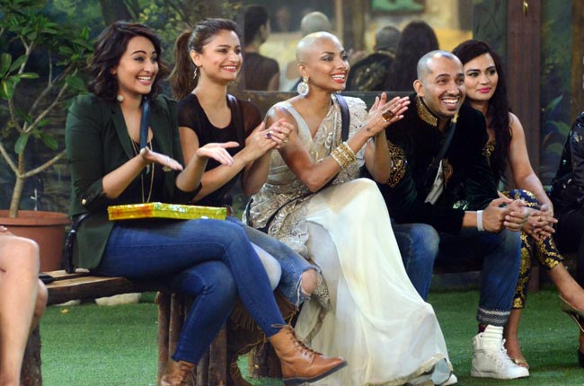 Bigg Boss 8 में सलमान-सोनाक्षी का 'एक्शन-जैक्सन'