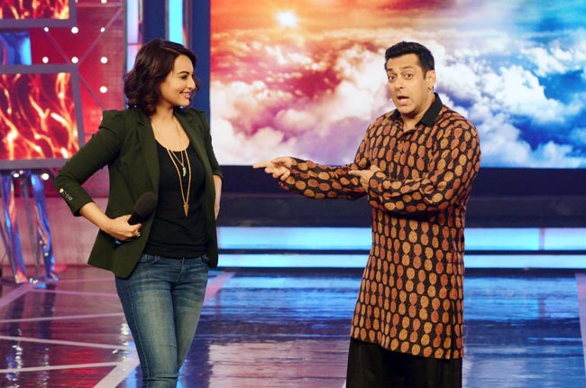 Bigg Boss 8 में सलमान-सोनाक्षी का 'एक्शन-जैक्सन'