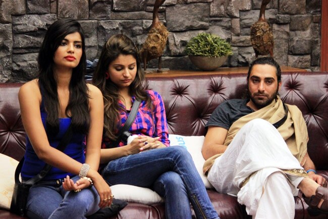 Big Boss: अली ने पी3जी के ग्रुप को कहा गांधी के तीन बंदर