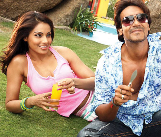 बॉलीवुड एक्ट्रेस के शानदार डबल रोल्स