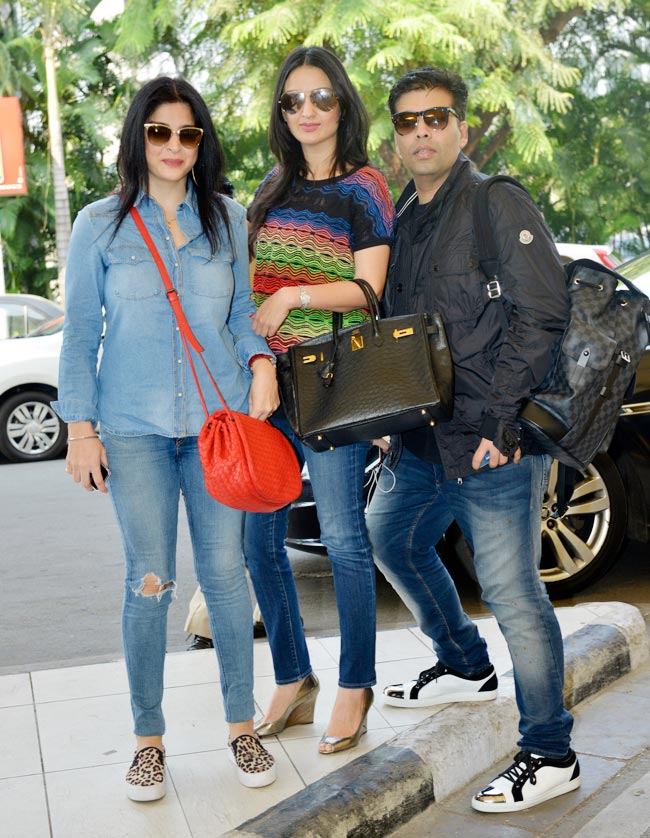 आमिर, कटरीना और कई स्टार्स अर्पिता की शादी के लिए हैदराबाद  रवाना