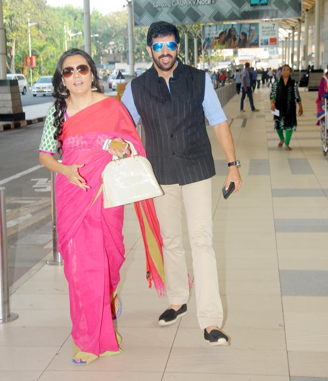 आमिर, कटरीना और कई स्टार्स अर्पिता की शादी के लिए हैदराबाद  रवाना