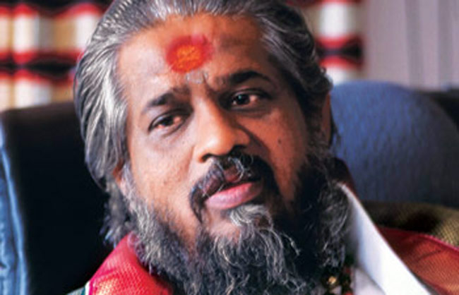 सेक्स, मर्डर जैसे विवादों में घ‍िरे देश के 9 बाबा...