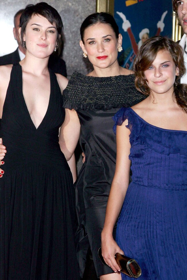 प्रेग्नेंट न्यूड फोटोशूट की जनक डेमी मूर, हैप्पी बर्थडे