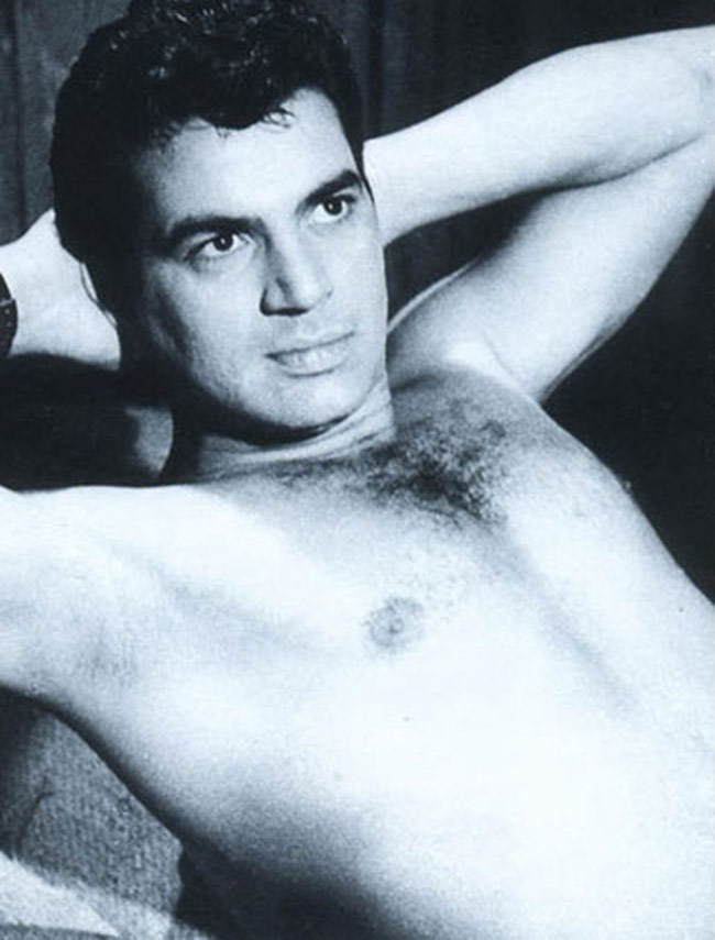 बॉलीवुड के ये हीरोज हुए न्यूड