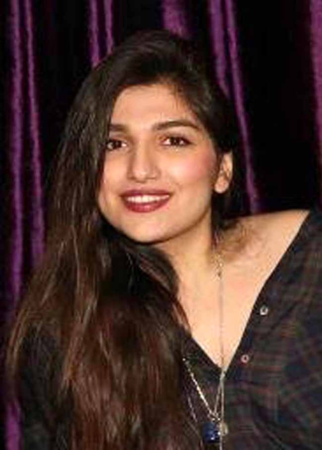 मैच देखने की इतनी बड़ी सजा मिली इस लड़की को!